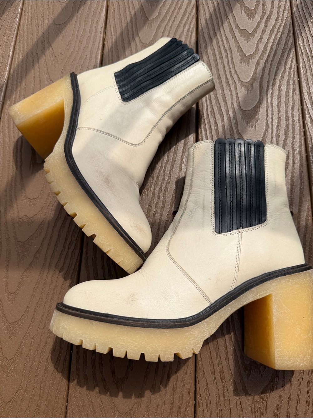 Free People Cream Leather Chelsea Boot with Black Elastic - Picture 4 of 13